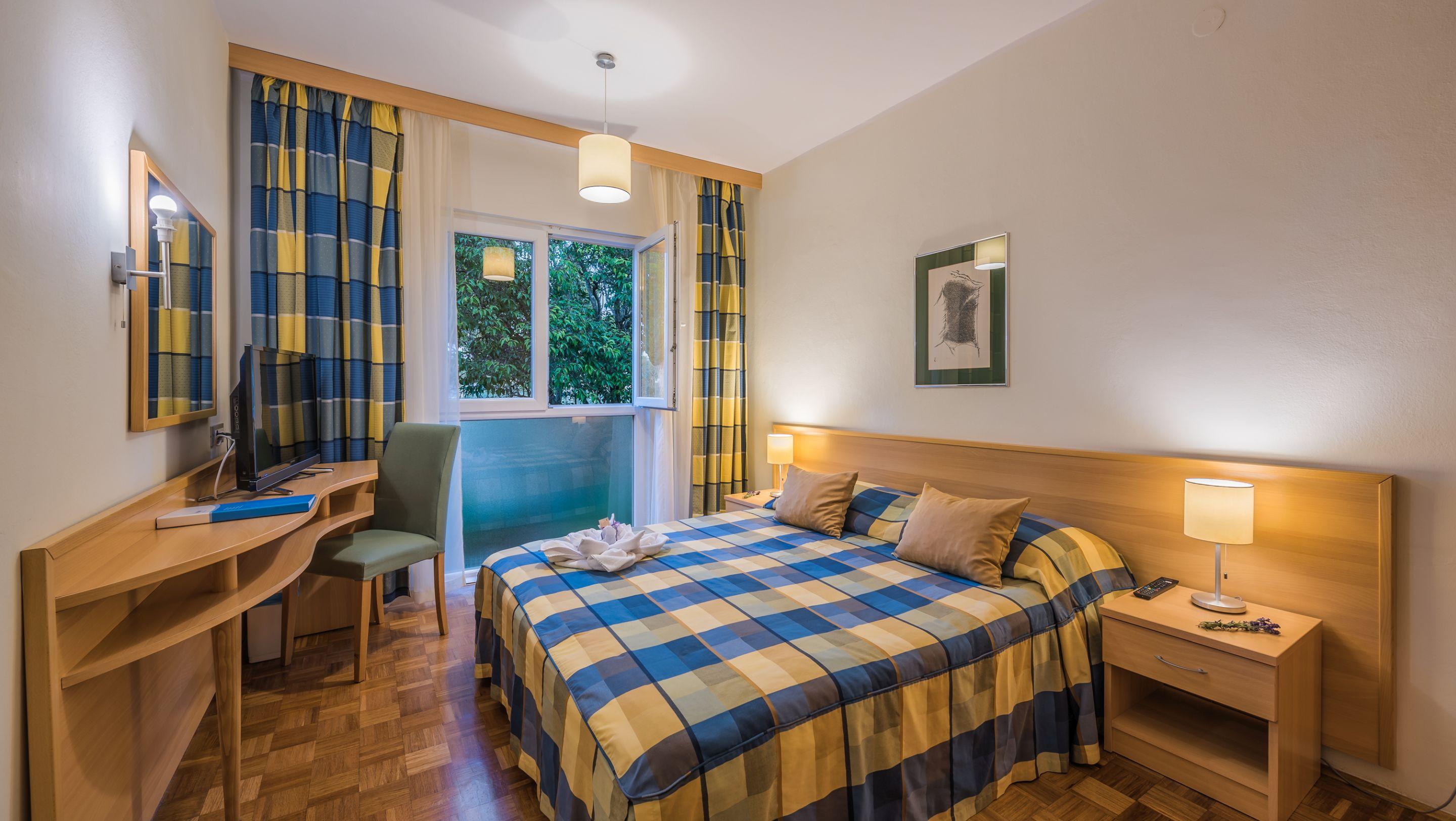 Aminess Vival Casa Velaris Hotel Supetar Exterior photo