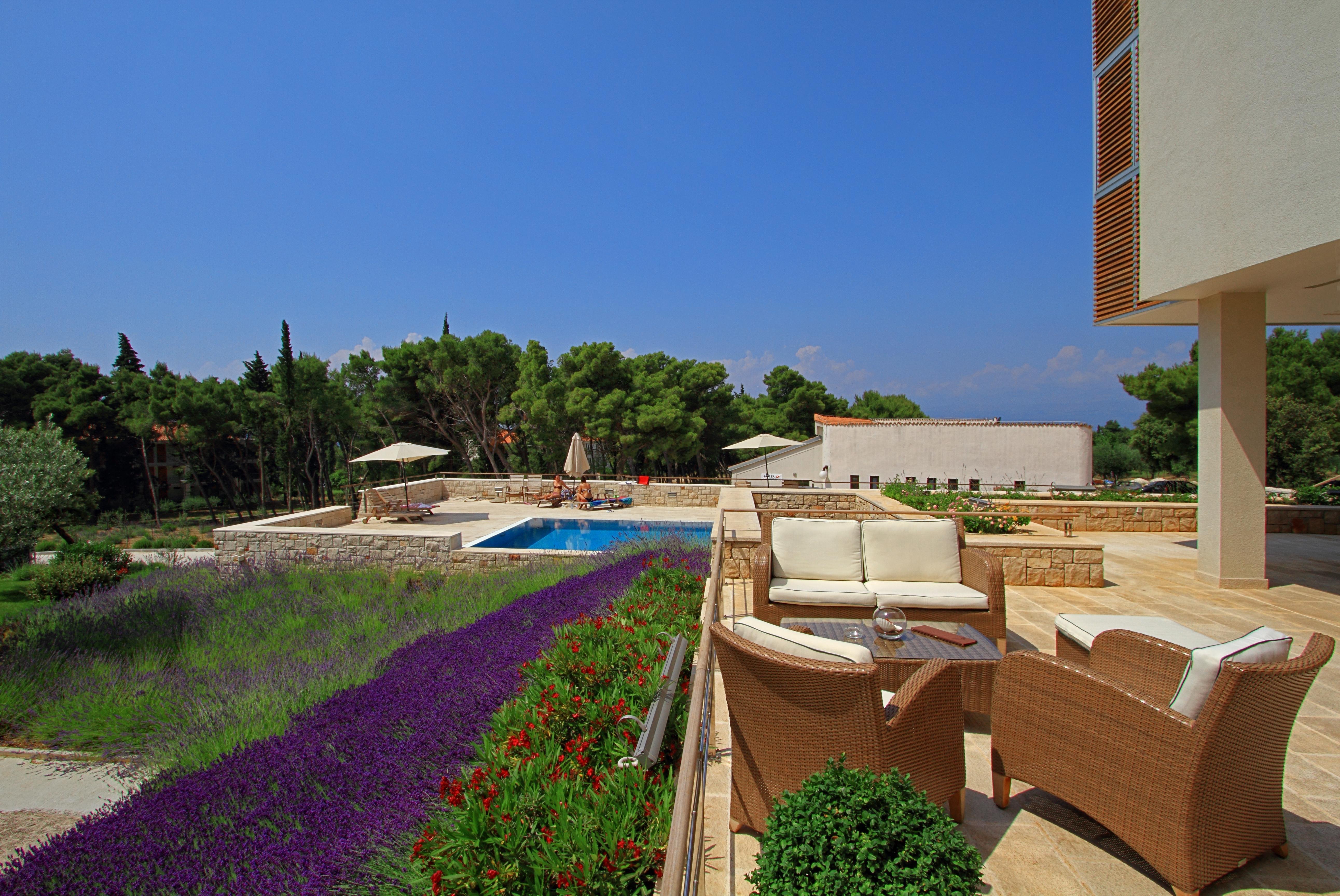 Aminess Vival Casa Velaris Hotel Supetar Exterior photo