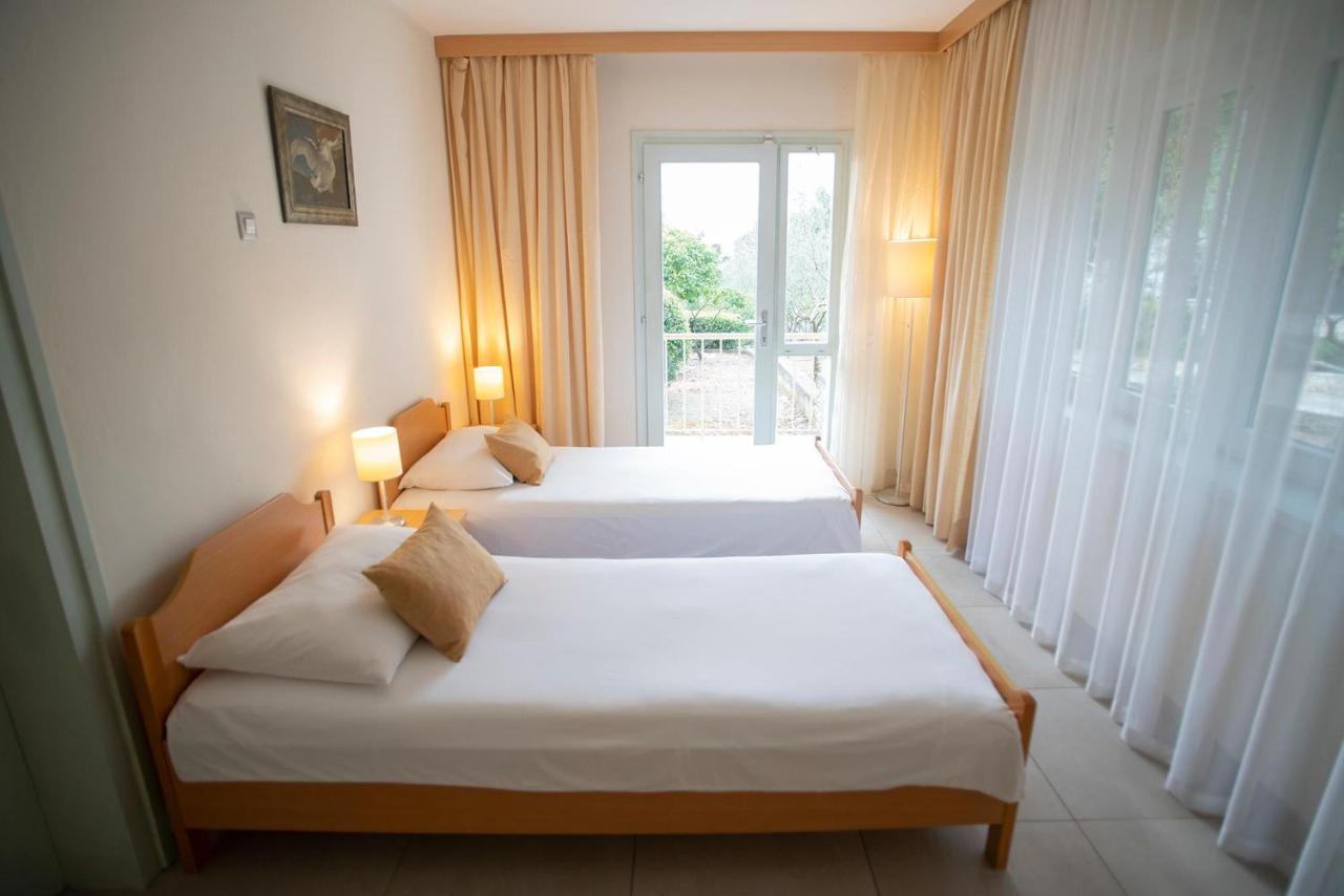 Aminess Vival Casa Velaris Hotel Supetar Exterior photo