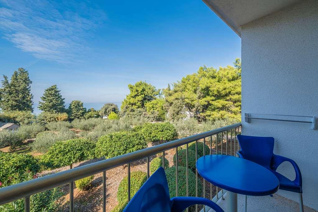 Aminess Vival Casa Velaris Hotel Supetar Room photo