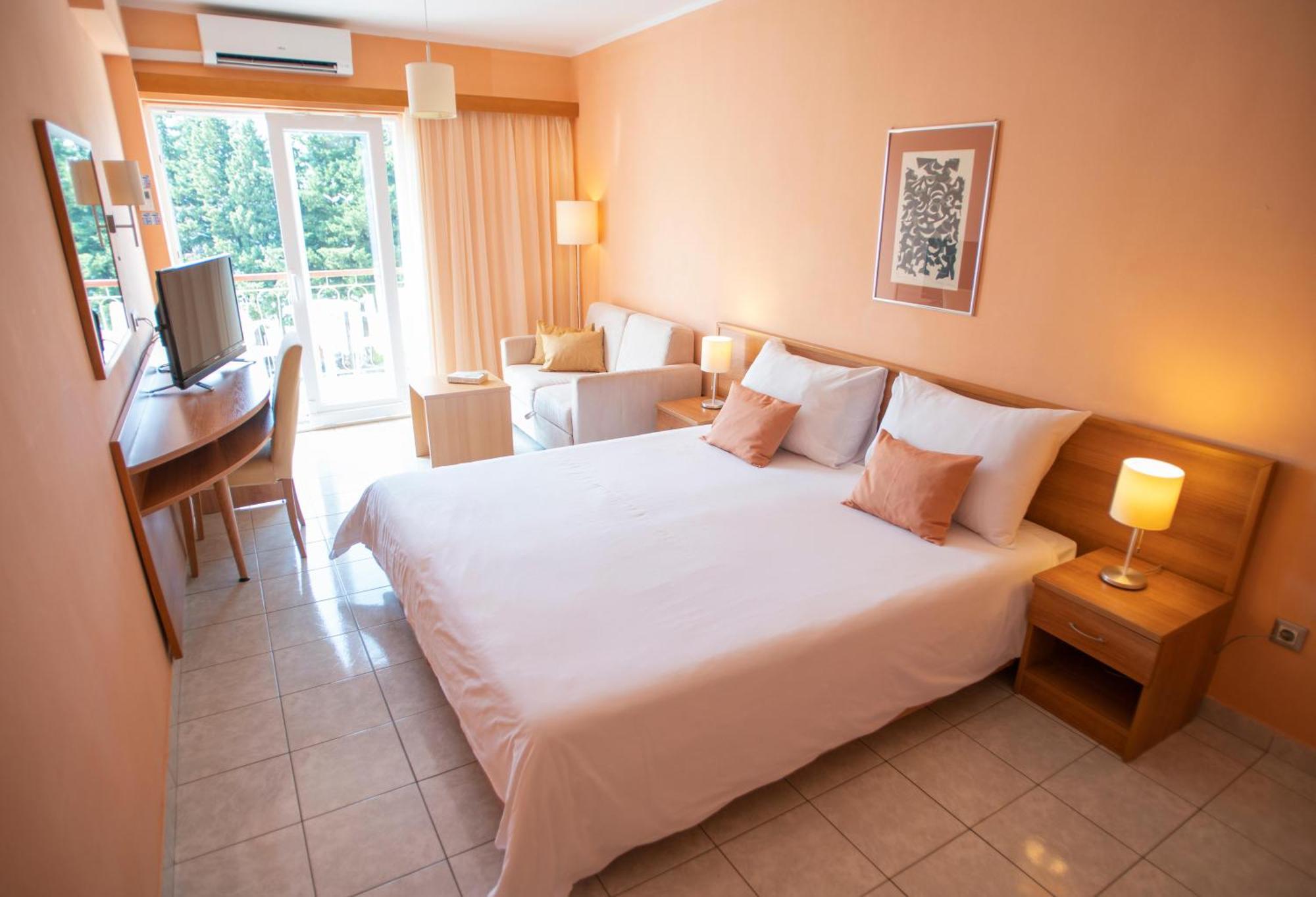 Aminess Vival Casa Velaris Hotel Supetar Exterior photo