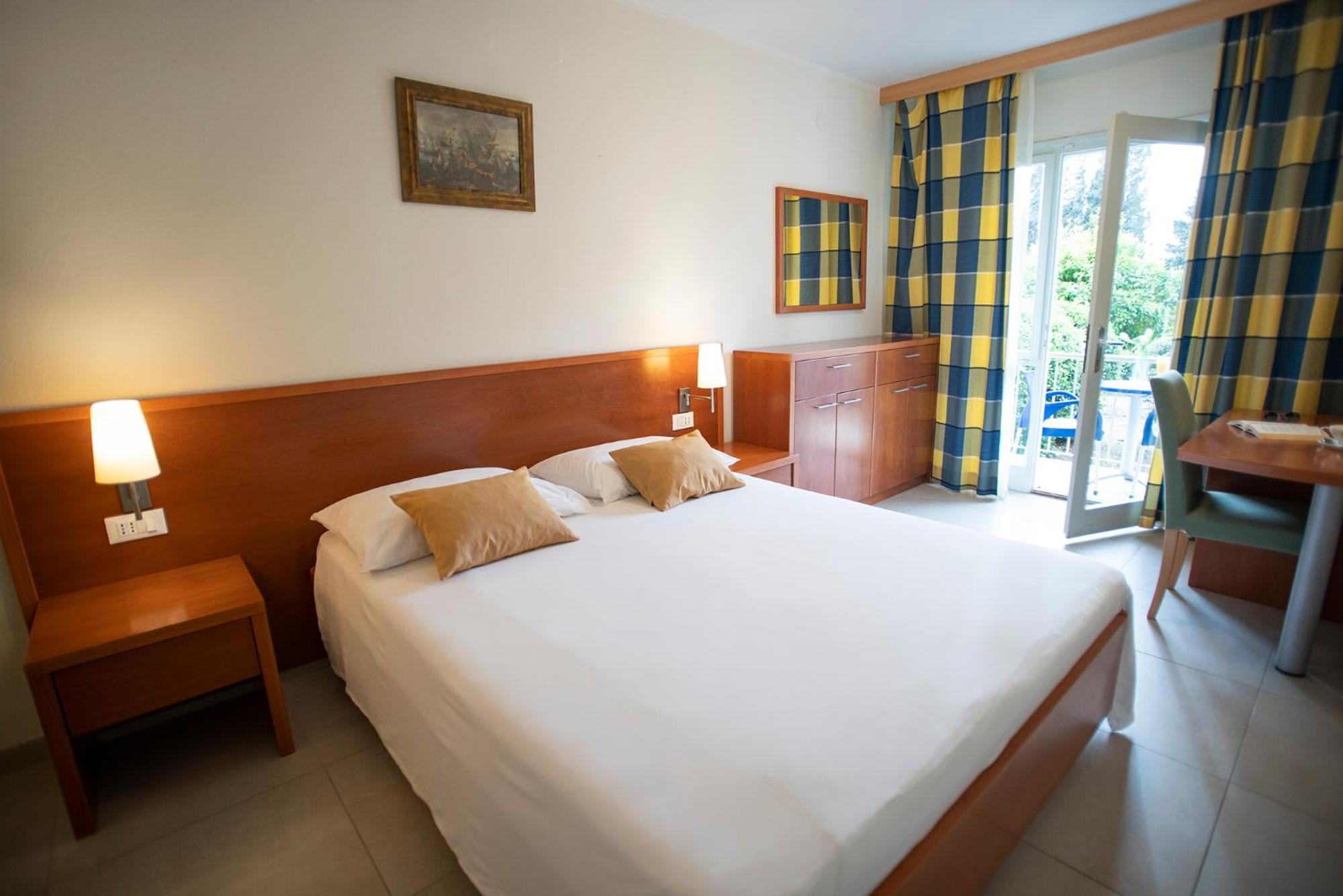 Aminess Vival Casa Velaris Hotel Supetar Room photo