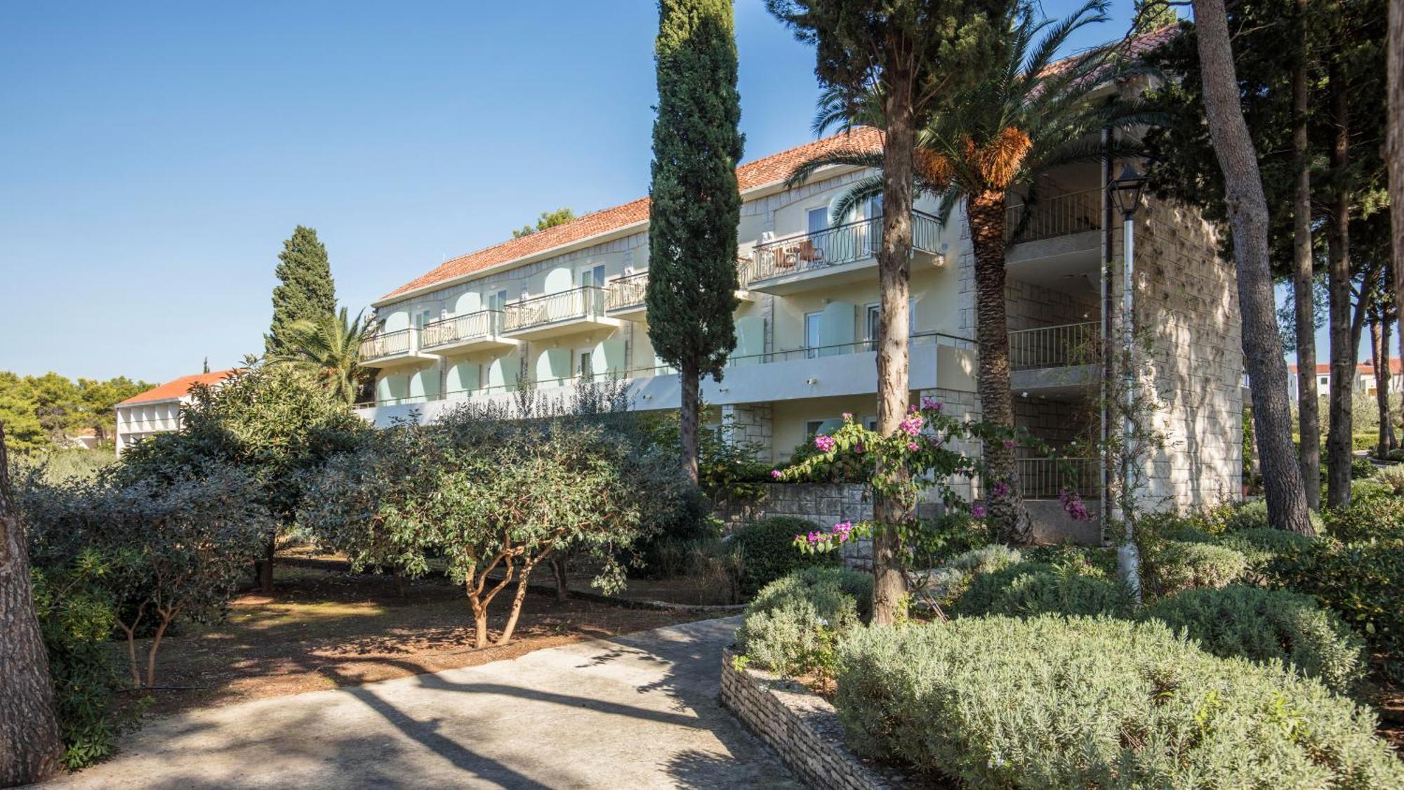 Aminess Vival Casa Velaris Hotel Supetar Exterior photo