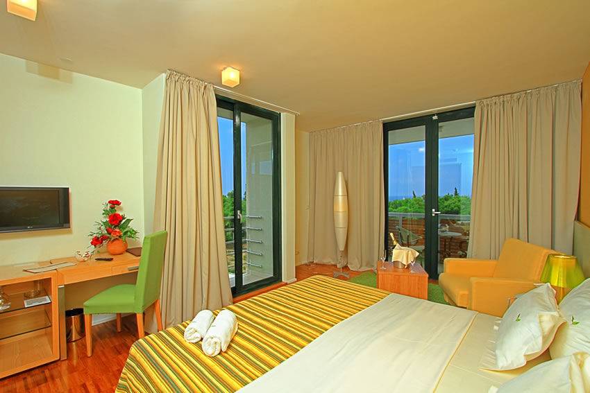 Aminess Vival Casa Velaris Hotel Supetar Exterior photo